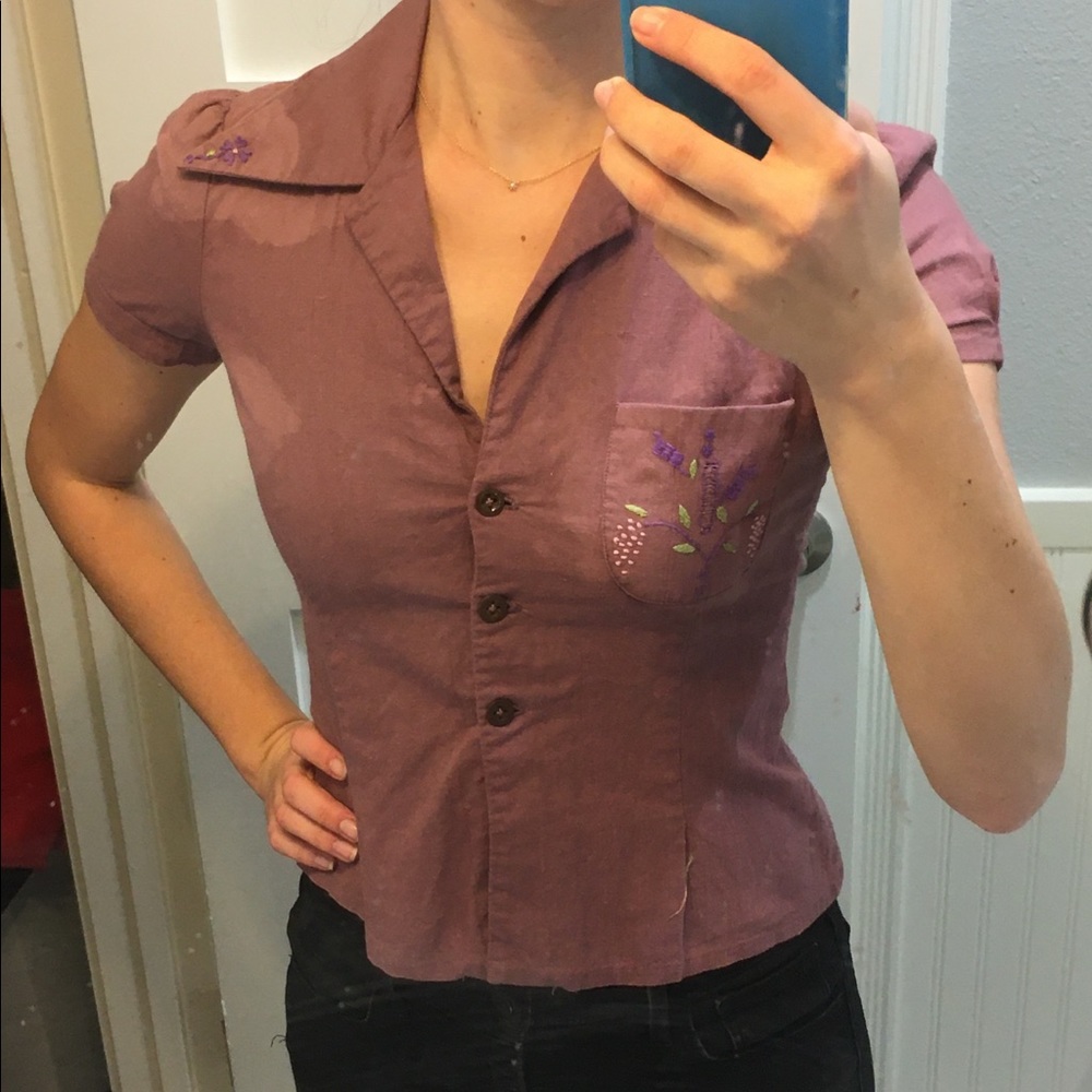 Vintage 60’s✨🌟 Flower Embroidered Cotton buttonup